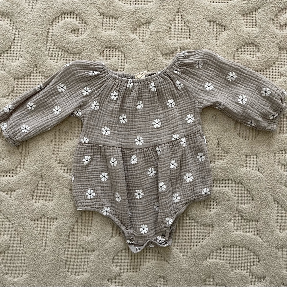 Grey floral bubble sleeve romper